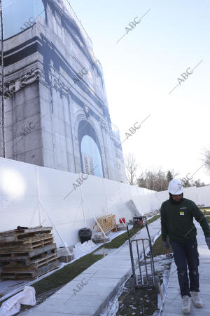 Obras de restauración de la puerta de Alcalá
