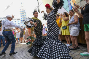 Comienzo de la Feria. Centro calle Larios