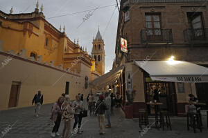 Veladores en la plaza de santa Ana