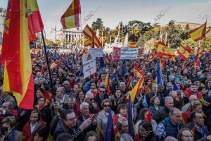 Concentración del Foro España Cívica contra la amnistía en Cibeles