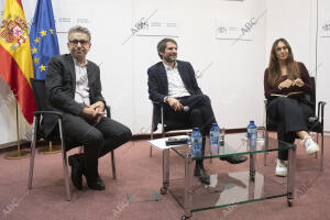 En la imagen, Jordi Martí, secretario de Cultura, el ministro Urtasun, y Carmen...