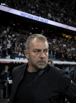 Jornada 11 de Liga disputado en el estadio Santiago Bernabéu entre el Real...