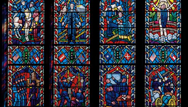 Las vidrieras de la Catedral Nacional de Washington con la bandera confederada