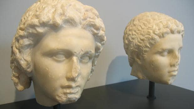 Busto de Alejandro, izquierda, y de Hefestión, derecha