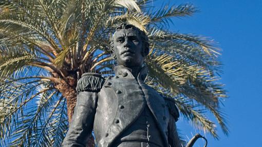 Estatua de Daoiz en la Plaza de la Gavidia de Sevilla