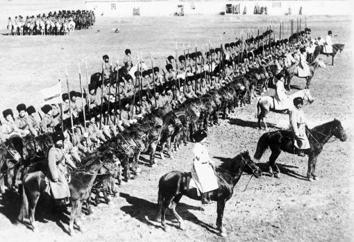 Cosacos encaminados hacia la batalla en 1912