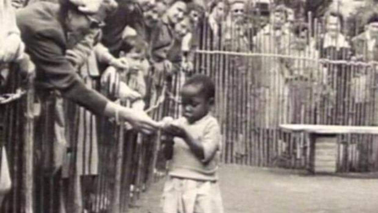 Los racistas «zoológicos humanos» de negros que Bélgica permitió hasta mediados del siglo XX