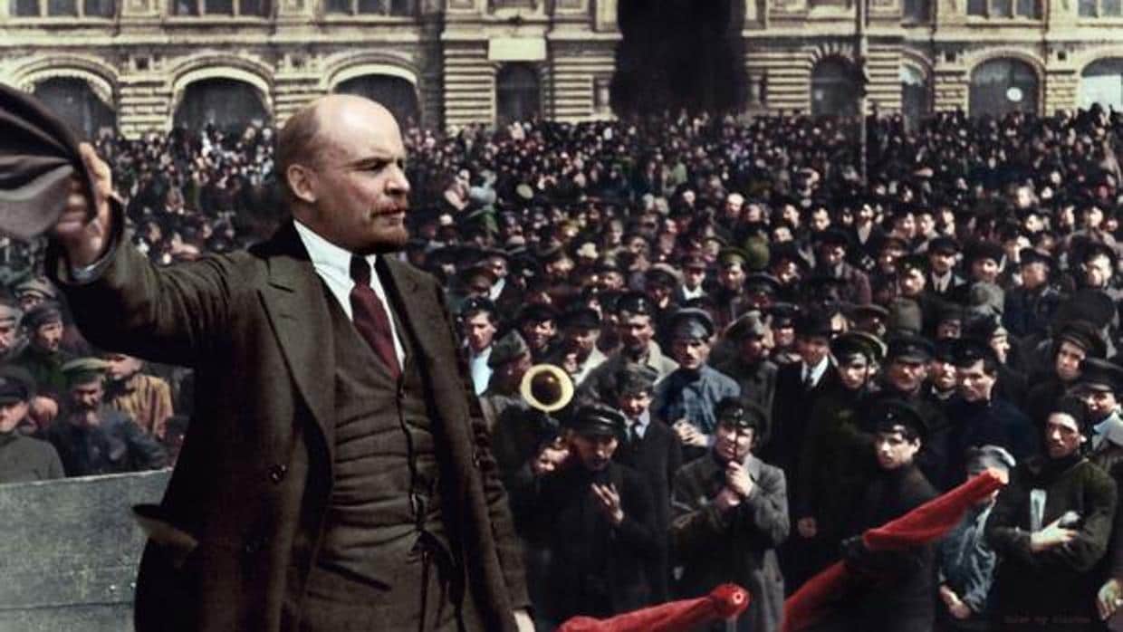 Lenin, en una imagen en blanco y negro de 1917 coloreada