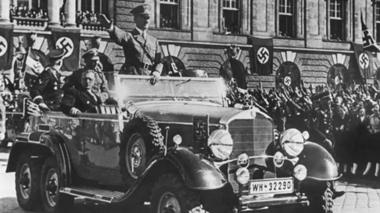 Hitler, entra en Austria