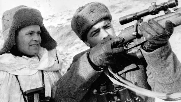 Vasili Záitsev: la verdad oculta tras el duelo más épico entre un francotirador nazi y uno soviético