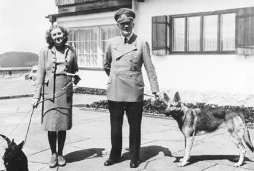 Adolf Hitler y Eva Braun