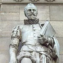 Estatua de Miguel de Cervantes en la Biblioteca Nacional de España