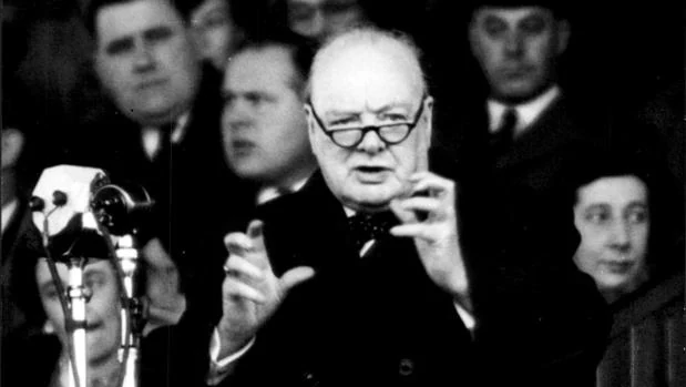 La verdad sobre los históricos discursos de Churchill contra Hitler que incomodó a los británicos
