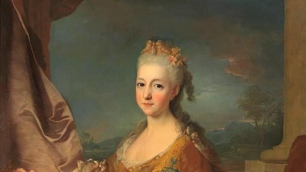 Destape, borracheras y eructos: así vivió y murió la Reina más extraña de España