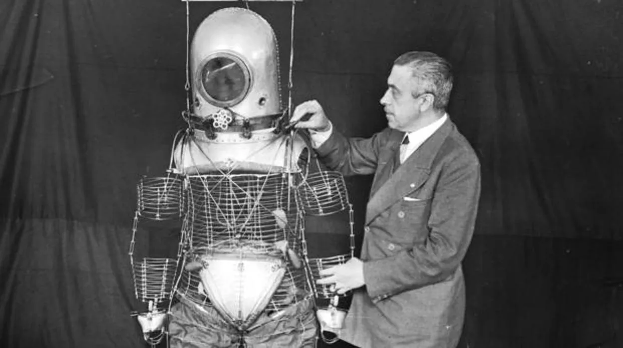 Emilio Herrera desarrolló este traje «estratonáutica» que más tarde fue adaptado por la NASA para sus viajes al espacio