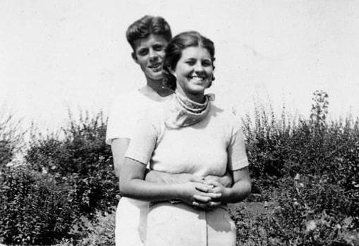 Rosemary con su hermano JFK