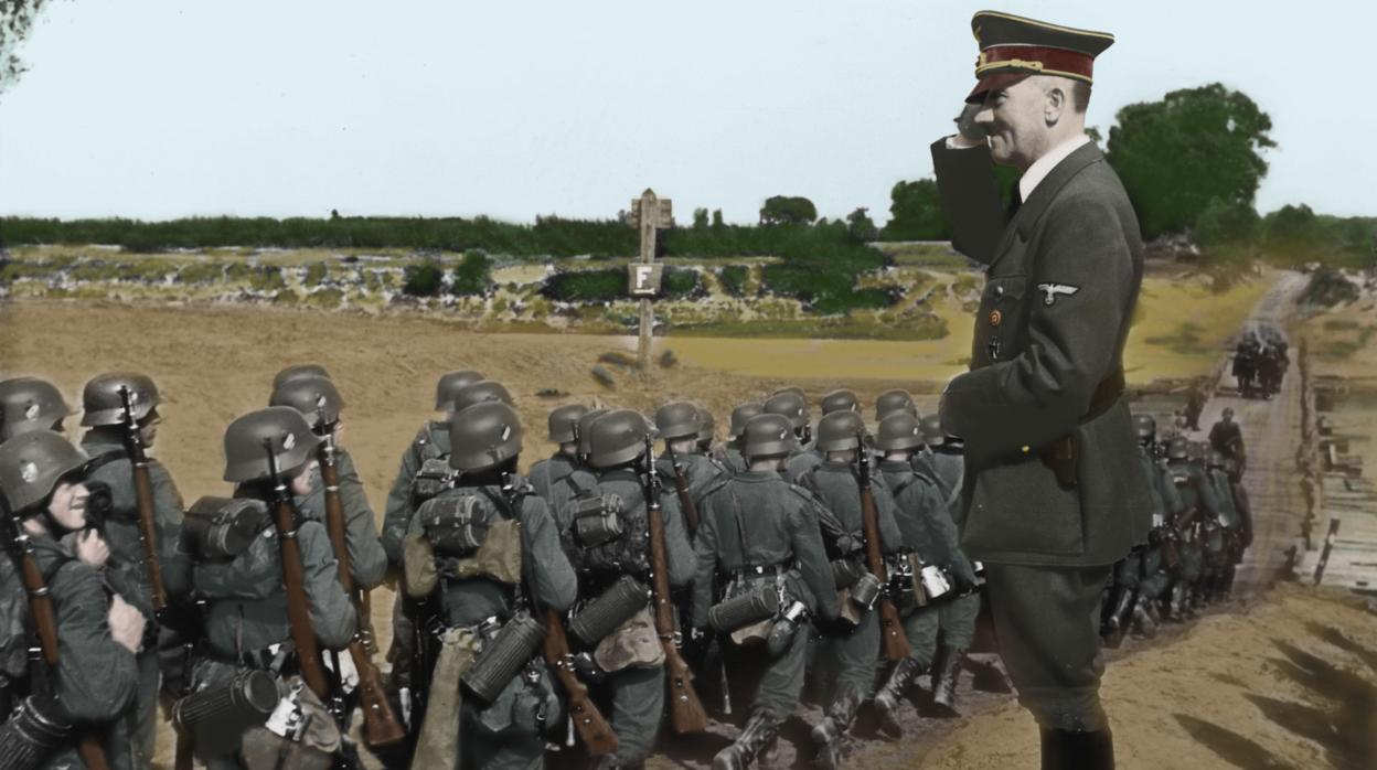 Hitler presencia un desfile de las tropas alemanas después de hacerse con Varsovia