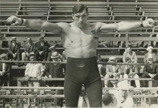 Una fotografía del boxeador Primo Carnera en 1931