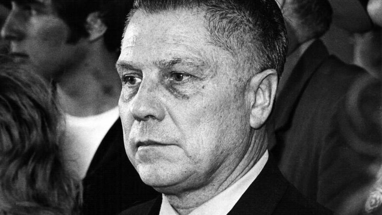 El líder sindical Jimmy Hoffa, fotografiado en el Aeropuerto Greater Pittsburgh en abril de 1971