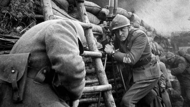 La cruel verdad histórica tras la película más famosa de Kirk Douglas: brutalidad en la IGM