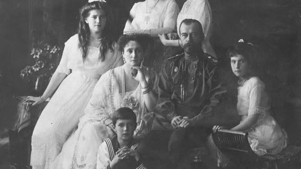 Rusia confirma el hallazgo de los dos hijos del zar Nicolás II ejecutados por los comunistas en 1918