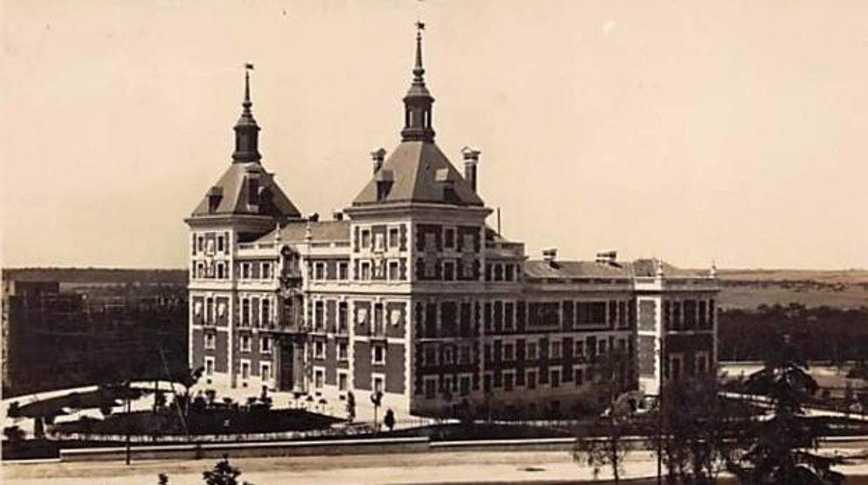 El gran palacio de la Casa de Velázquez, levantado en el década de 1920