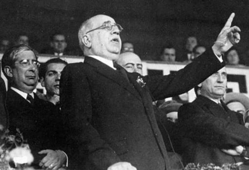 Manuel Azaña durante una intervención pública