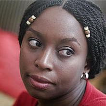 La escritora nigeriana en 2008