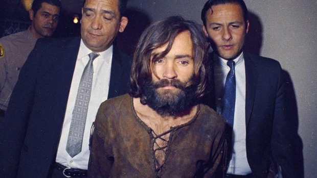 Sexo y LSD: las armas secretas de Manson para convertir niñas pijas en crueles asesinas