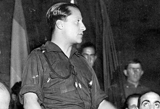 Primo de Rivera, en 1936, durante un acto de Falange