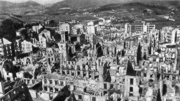 Así fue el bombardeo nazi a Guernica: la matanza de la Guerra Civil citada por Zelenski