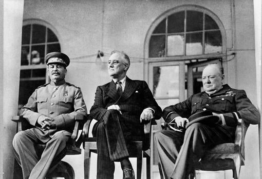 El líder soviético, el presidente estadounidense y el primer ministro británico en Teherán, en 1943.