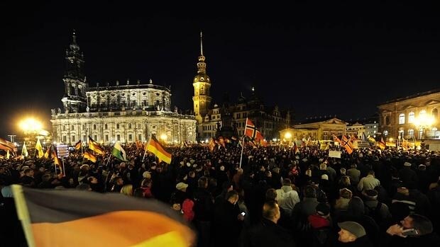 Partidarios de Pegida se manifiestan en Dresde en octubre