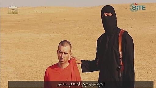 El cooperante británico David Haines junto a «Jihadi John»