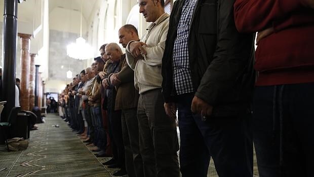 Oración de este viernes en el Centro Cultural Islámico de Madrid (mezquita de la M-30)