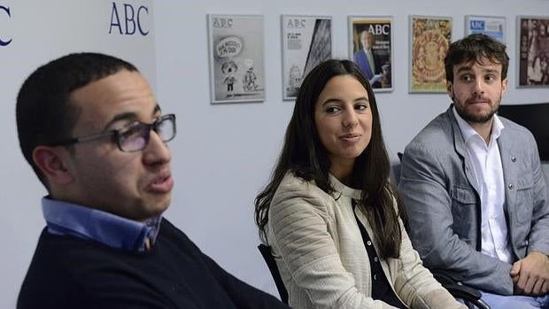 Los tres participantes del debate, Ahmed Abburi, Gloria Moreno y Álvaro Bravo