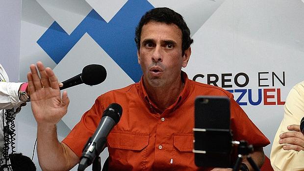 Capriles, en una rueda de prensa en Caracas a mediados de noviembre