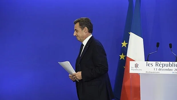 Sarkozy al término de su declaración a la prensa tras las elecciones regionales del domingo