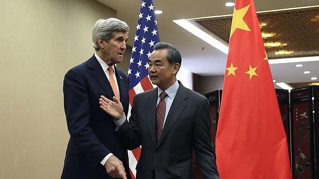 John Kerry y Wang Yi