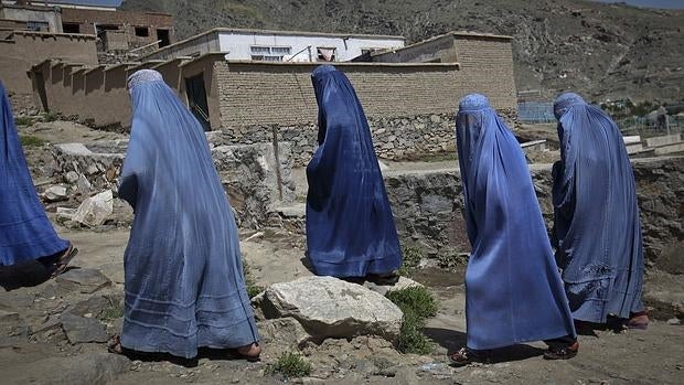 Dos mujeres afganas en Kabul