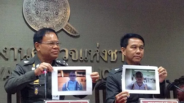 Altos mandos policiales tailandeses muestran fotos de Artur Segarra