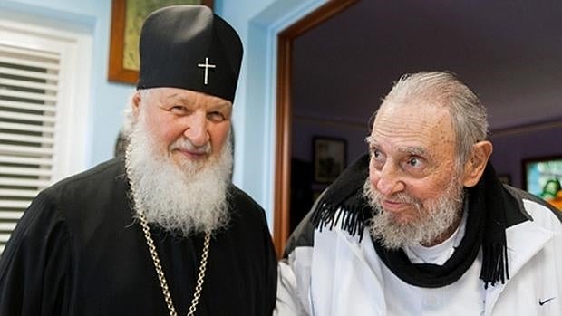 Fidel Castro reaparece en una reunión con el patriarca ruso Kiril