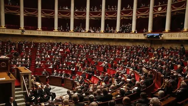 La Asamblea Nacional de Francia prolonga hasta el 26 de mayo el estado de emergencia