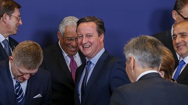 El primer ministro británico, David Cameron, en el centro de la imagen
