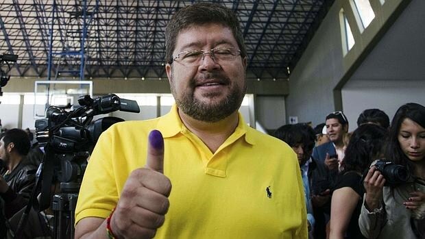 El excandidato presidencial de la oposición Samuel Doria Medina, tras votar en las elecciones de octubre de 2014