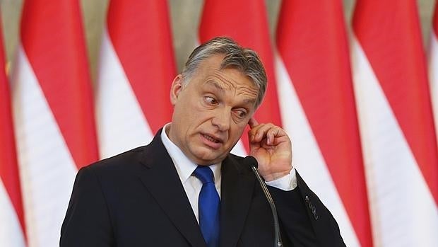 Orban acusa a Merkel de importar «terrorismo, criminalidad y homofobia a la UE»