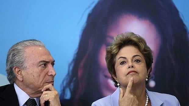 Dilma Rousseff conversa con su vicepresidente, Michel Temer, en el Palacio de Planalto el pasado agosto, cuando corrían buenos tiempos entre los socios de gobierno