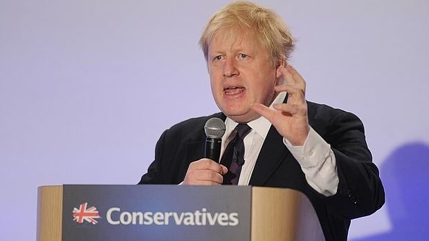 Boris Johnson revela ingresos que triplican los de Cameron