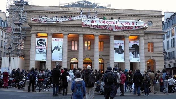 «Toma» del teatro del Odeón, este domingo en París