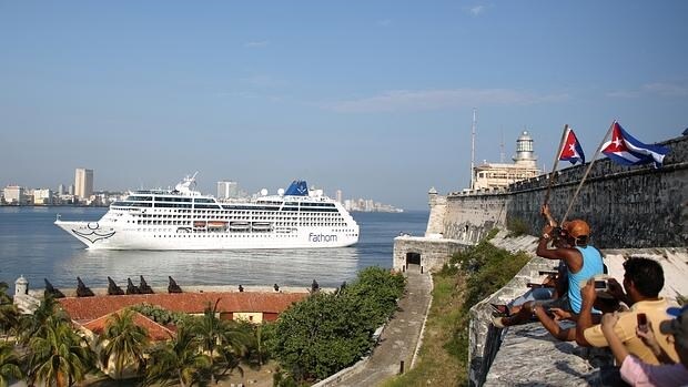 LLegada del crucero Adonia a la bahía de La Habana